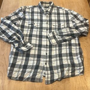 Men’s XL GAP lightweight flannel plaid shirt